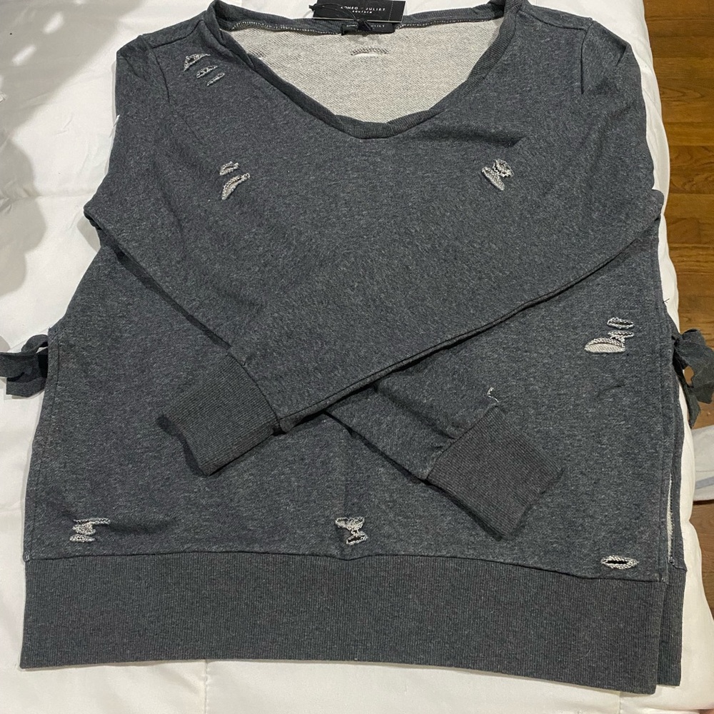 🌼Romeo and Juliet Couture Sweatshirt🌼